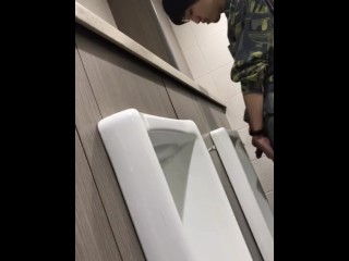 Spying Japanese Men's Piss